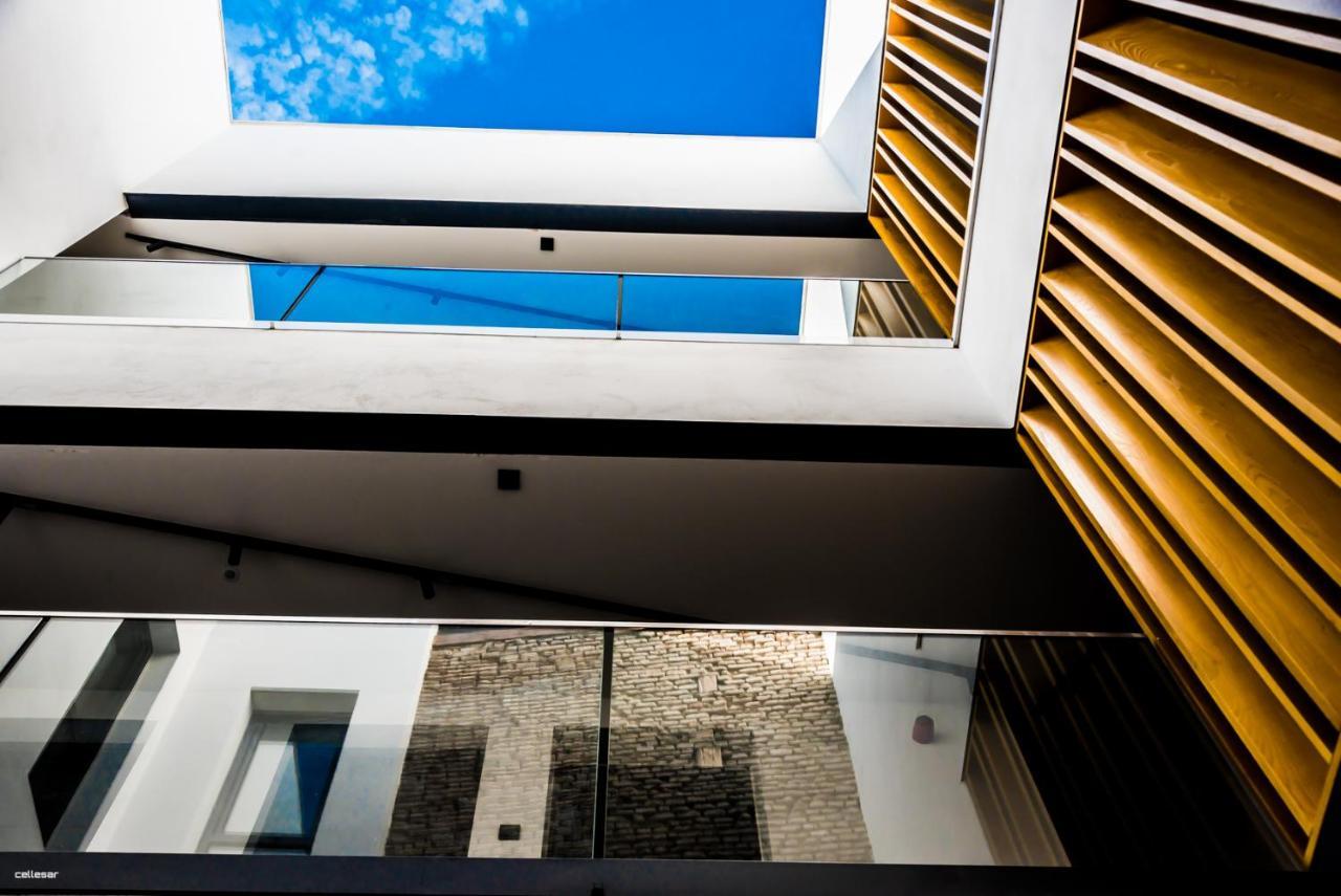 Welldone Quality - Crystal Pool Hotel Seville Exterior photo